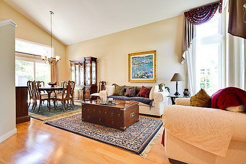 4th image of 12161 Creekside Ct