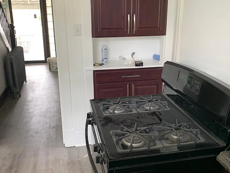 311 Dengler St — Photo 3