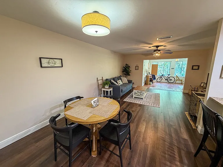 2728 SW 14th Dr — Photo 6