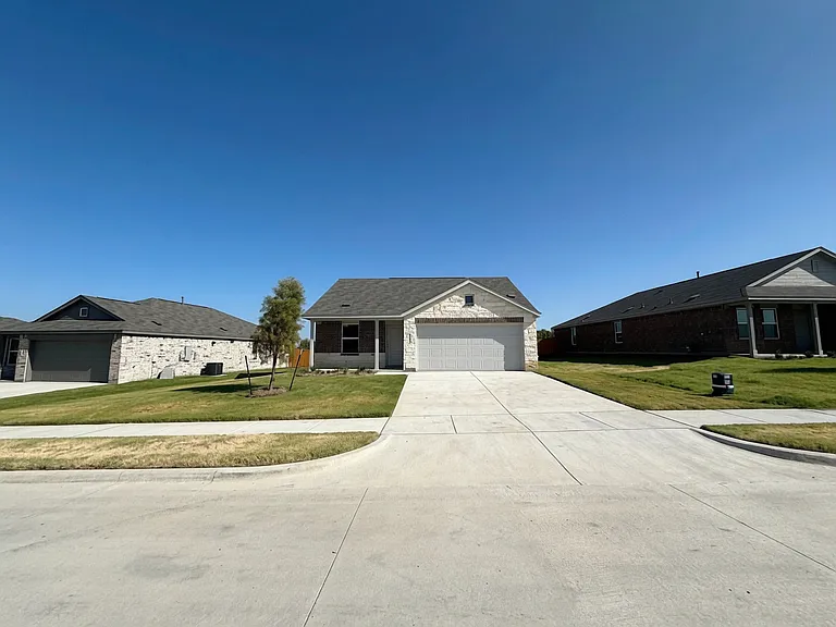 401 McNelly Ln — Photo 4