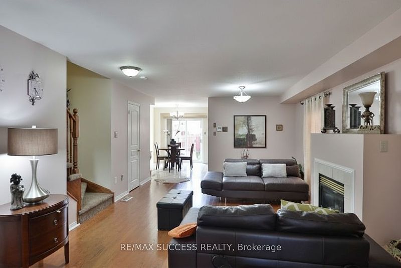 Mississauga House for rent - 3 Bedrooms — photo 2