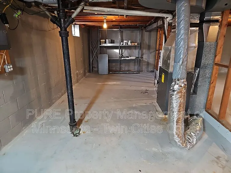 1617 Flag Ave N — Photo 13