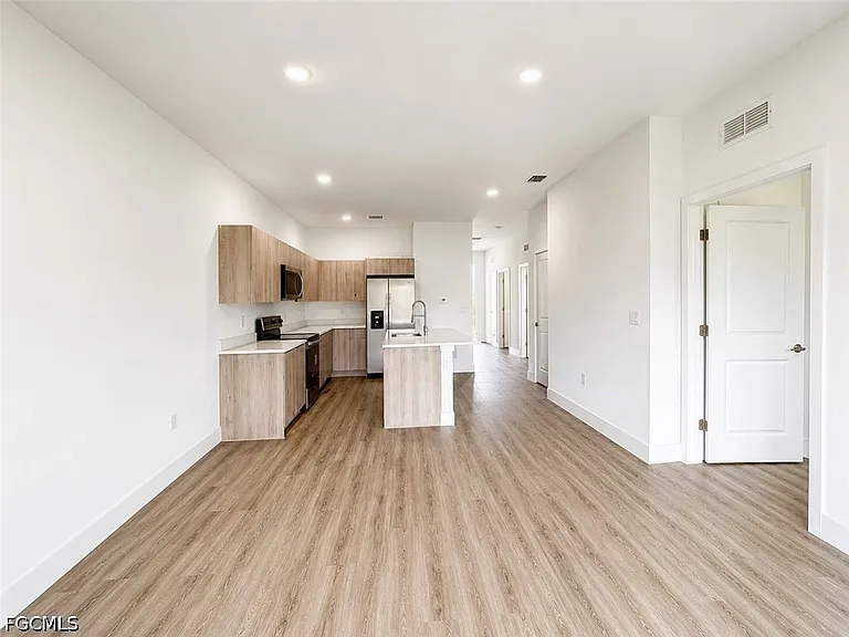 1258 Milwaukee Blvd — Photo 3