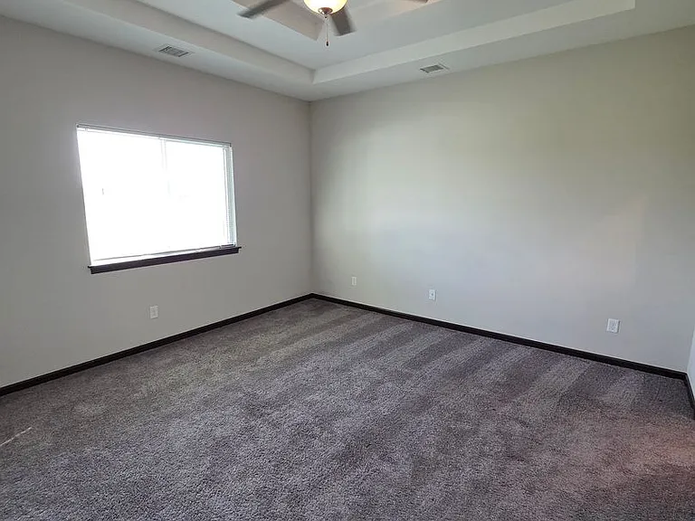 1553 N Aster Cir — Photo 14