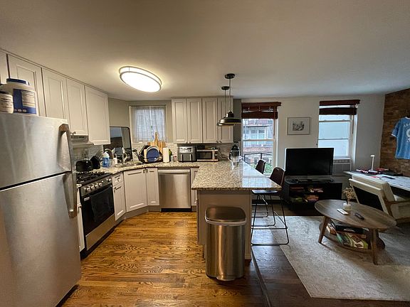 4th image of 125 Bloomfield St APT 3