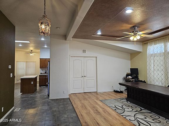 4th image of 421 S Dakota Drive