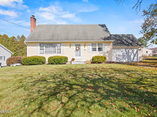 82 Quirico Dr, Pittsfield, MA 01201
