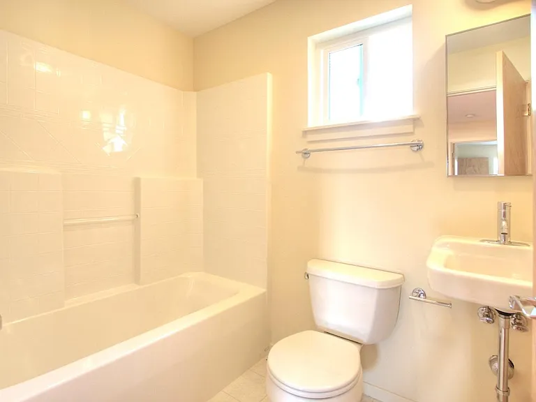 1800 N 35th St #8 — Photo 7