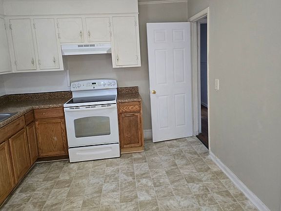 4th image of 1006 Birchwood Dr