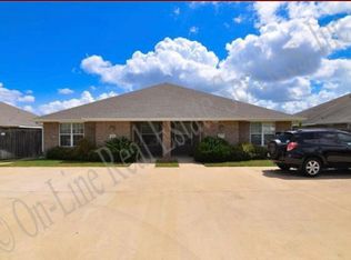 3701 Oldenburg Ln #B, College Station, TX 77845