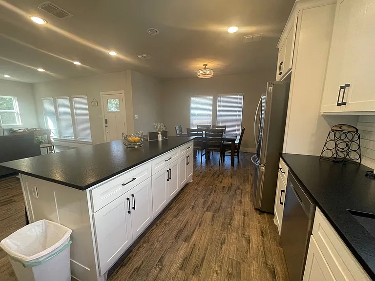 1220 Diamondhead Dr — Photo 6