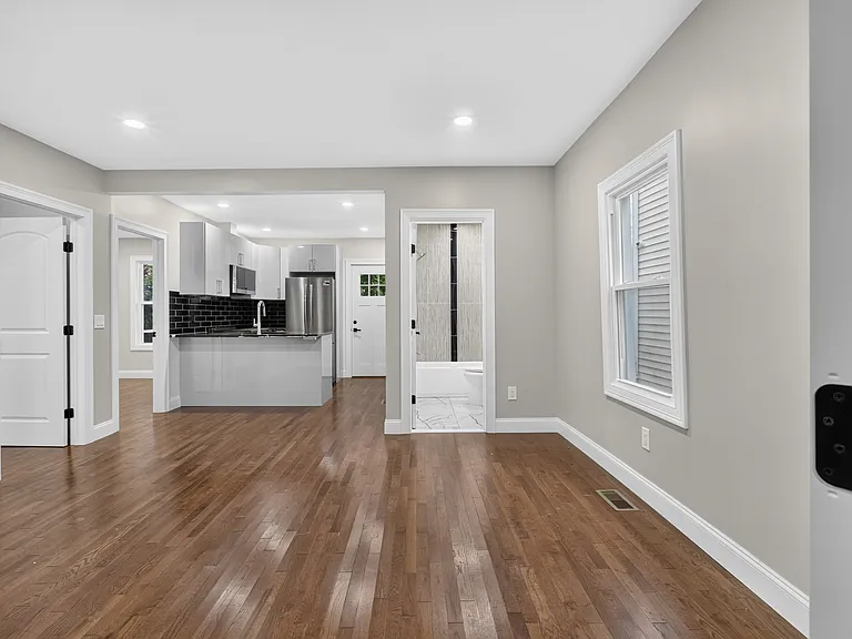 24 Dean St #1 — Photo 2