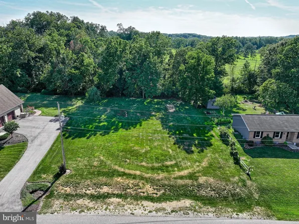 39 Howard Dr, East Berlin, PA 17316