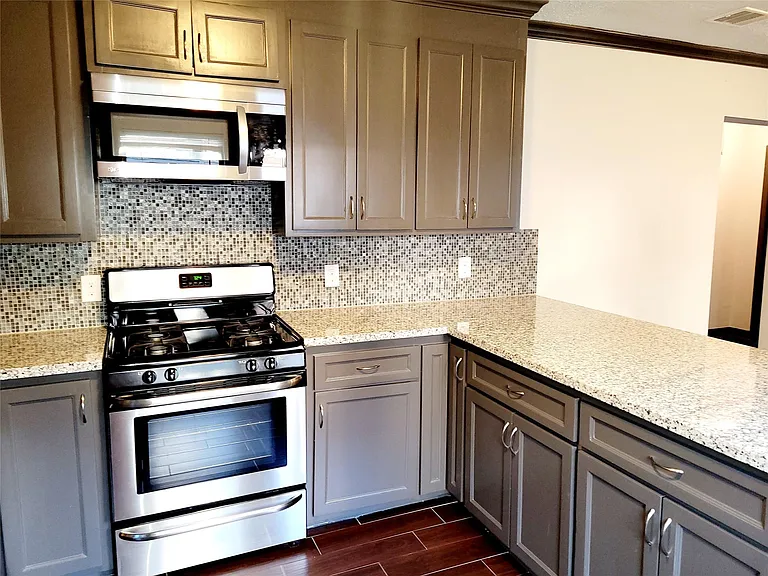 1501 Asbury St — Photo 7