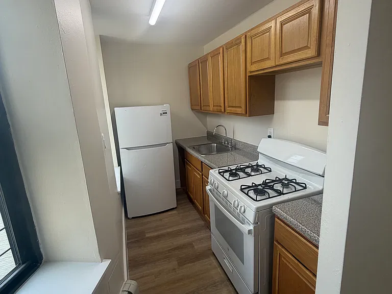 686 Beck St #5C — Photo 1
