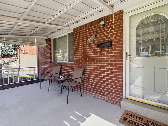 5th image of 317 Ruthwood Ave