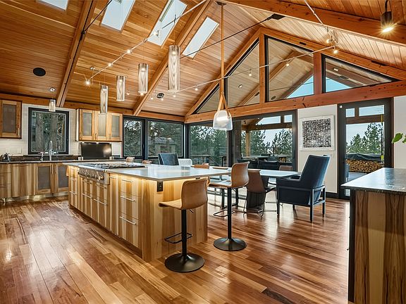 3rd image of 2 Elk Ridge Ct