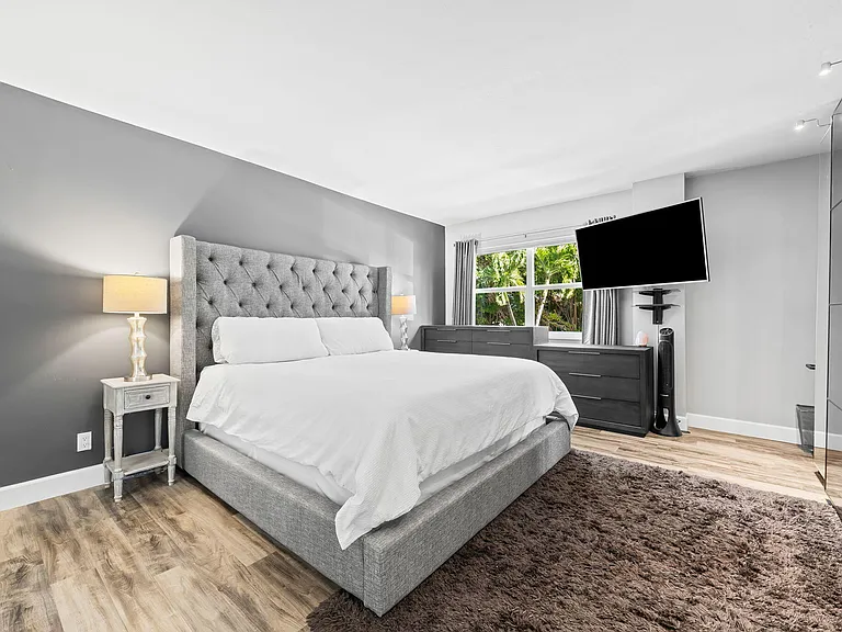1881 Middle River Dr #206 — Photo 8