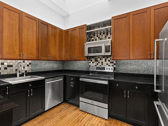 5th image of 14 E 33rd St APT 12N