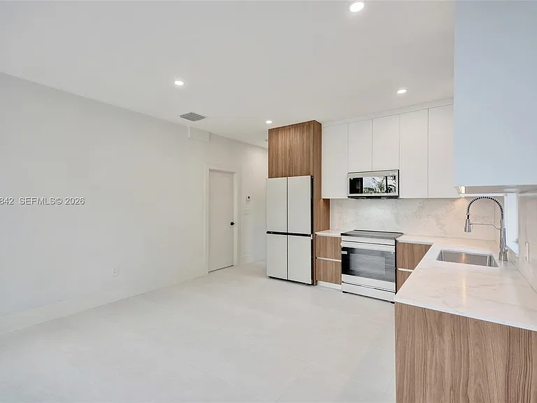 119 NE 118th St — Photo 10