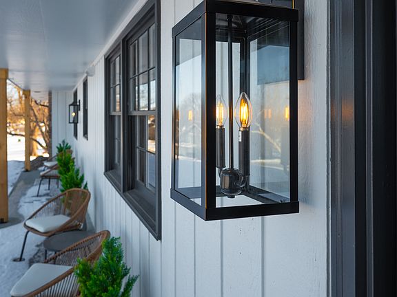 Covered front porch with great views across the street of Lake Sherwood