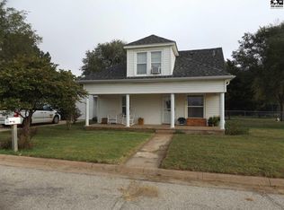 810 Walnut St, Pratt, KS 67124