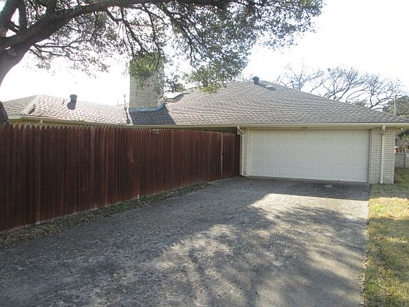 2nd image of 923 Springwood Ln
