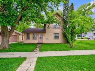109 W 1st St S, Truman, MN 56088