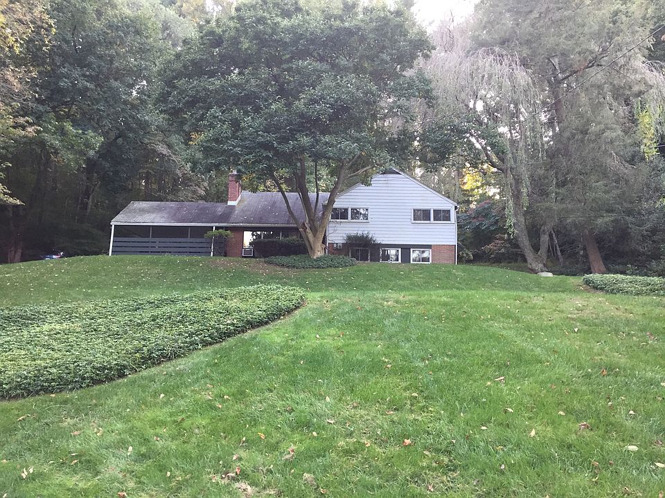 2nd image of 201 Timber Jump Ln