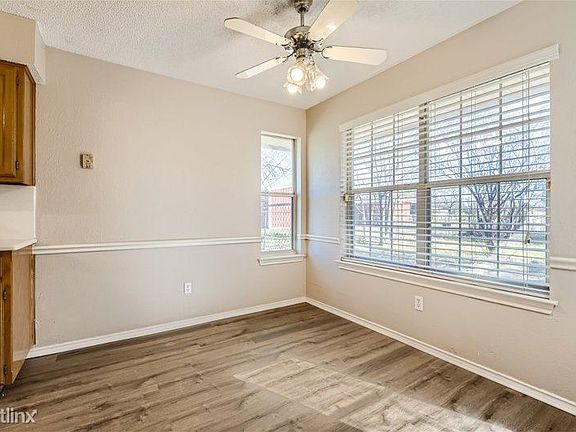 5th image of 11213 Meadow Ln
