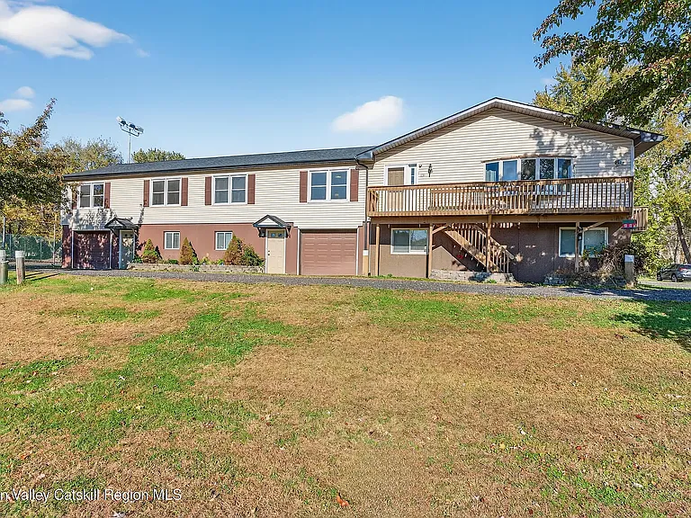 131 Barbarossa Ln — Photo 43