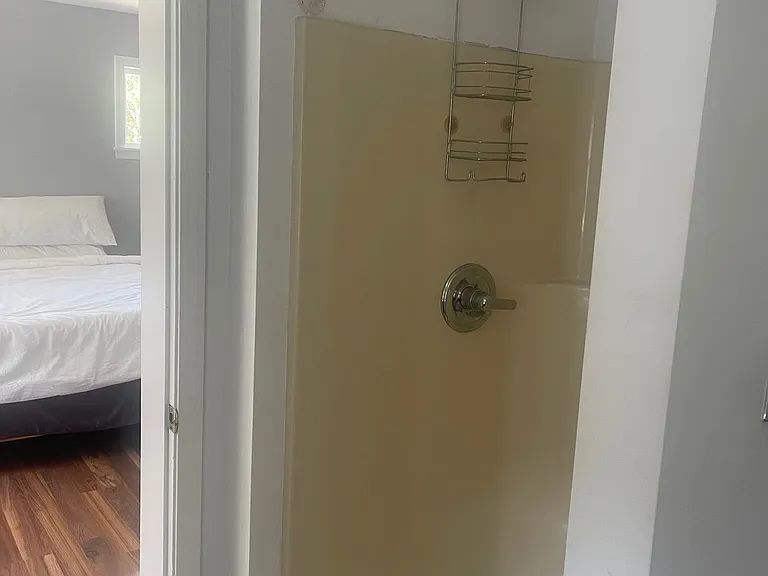 484 N Magee St — Photo 7