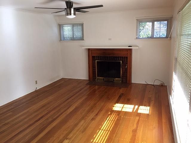 2nd image of 725 Sapphire St
