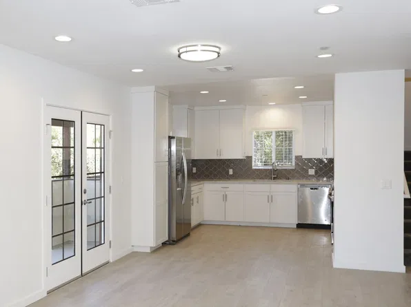 Chesebro Luxury Townhouses, 5250 Chesebro Rd Unit 2, Agoura Hills, CA 91301