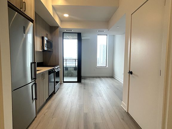 5th image of 758 Dovercourt Rd #608