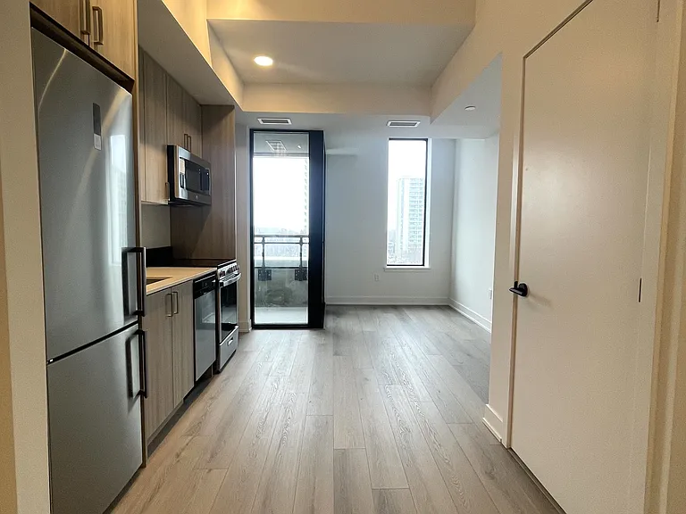 758 Dovercourt Rd #608 — Photo 6