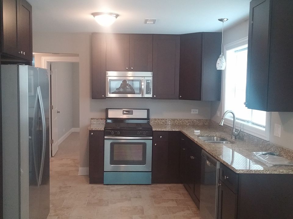 1st image of 11618 S Artesian Ave
