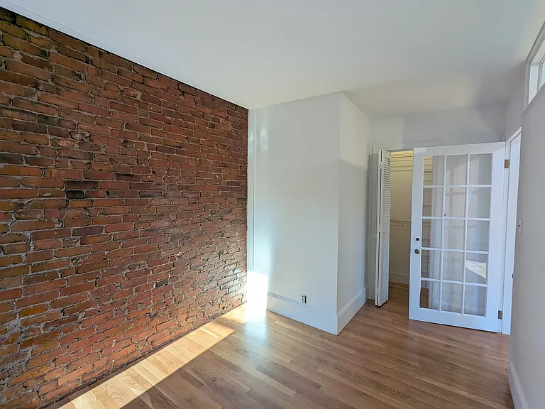 19 Howe St #3 — Photo 14