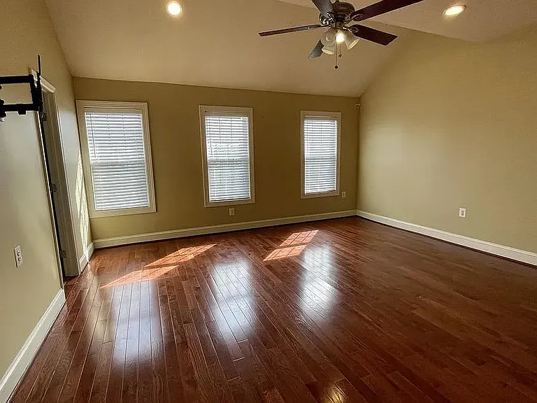 611 Quincy St NW #4 — Photo 12