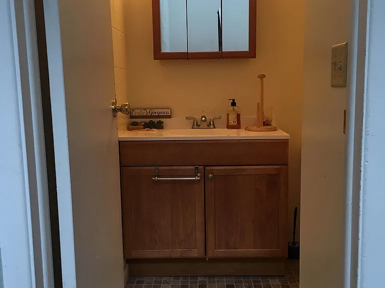 212 Giles St #2 — Photo 18