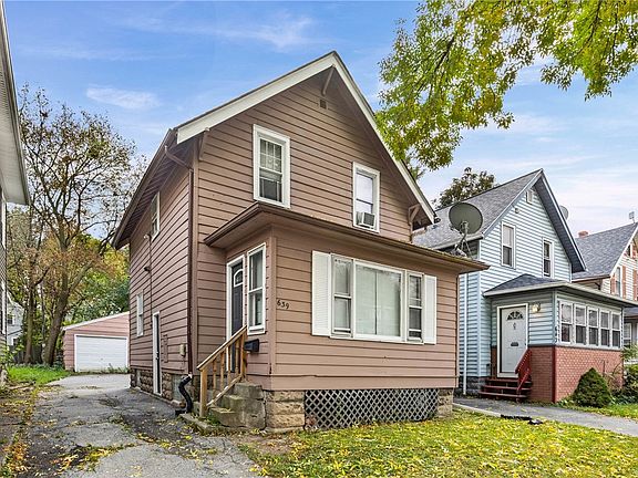 2nd image of 639 Emerson St