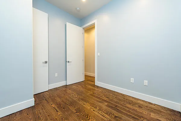 Rented by Nooklyn NYC LLC | media 11