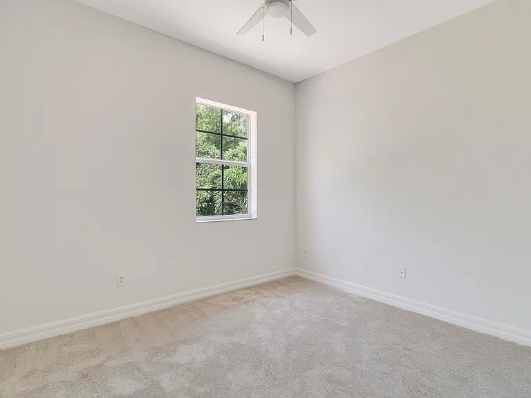 112 Dunmore Dr — Photo 28
