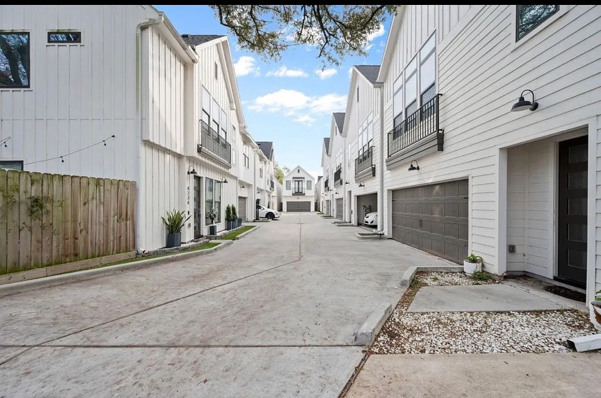 Building Photo - 823 Mansfield St #H