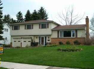 49 Glenview Ln, Rochester, NY 14609