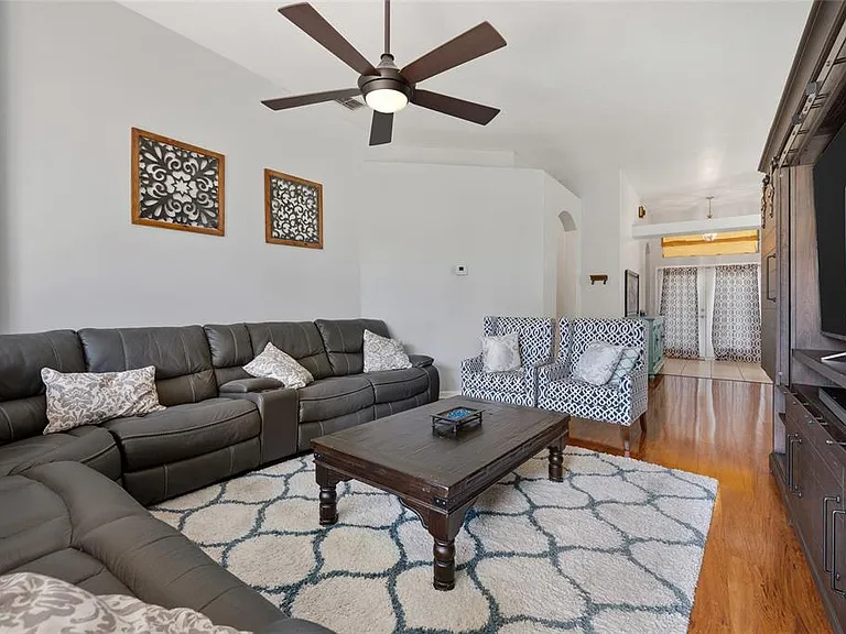 3180 Stonehurst Cir — Photo 9