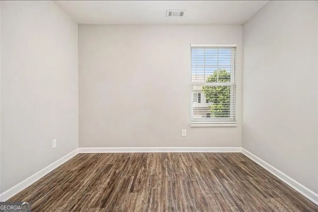 3 bed, 2.5 bath, 1589 sqft, $1,925 — Photo 1