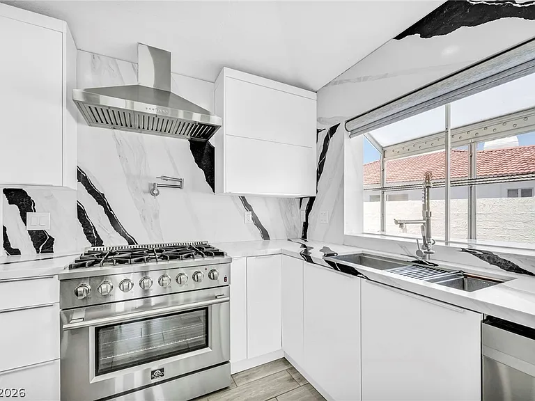 3000 Blue Fin Cir — Photo 19