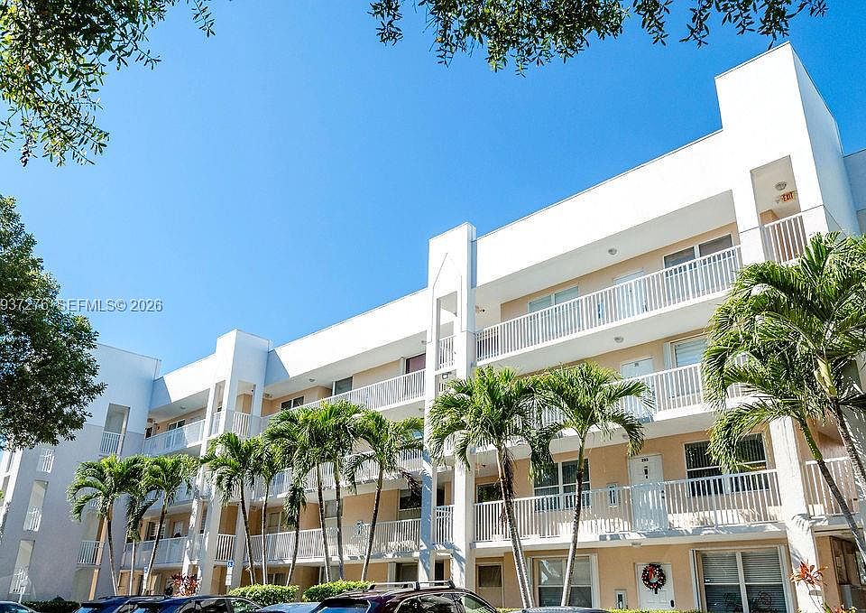 1st image of 2601 N Nob Hill Rd APT 402