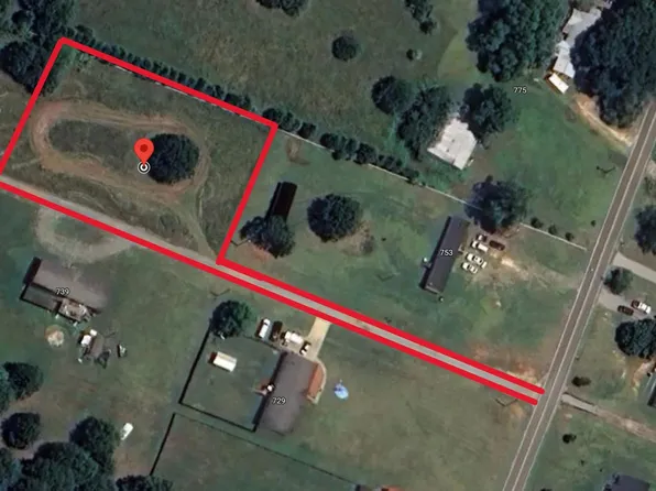 743 Bumblebee Ln, Wellford, SC 29385